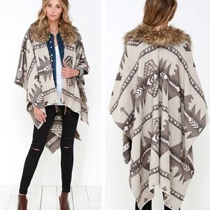 Black Swan-Aztec Faux Fur Collar Fall/Winter Poncho
